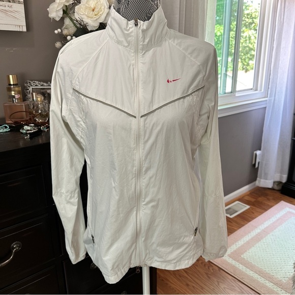 Nike Women’s Windbreaker Jacket White Lightweight Running Zip Up Size Medium - Picture 2 of 12